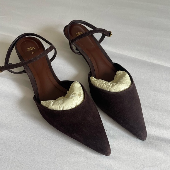 Like New Zara Deep Brown Suede Pointed Toe Mary Jane Kitten Heel EU 36 | US 6 - Picture 2 of 16